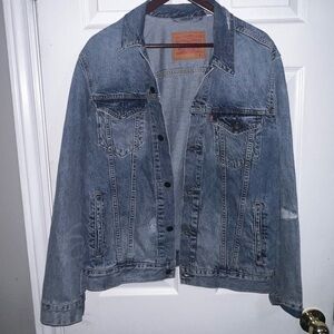 Levi’s Distressed Denim jacket (Large)